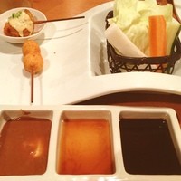 旬の揚 てんま - 少し小洒落た串カツ屋さんに福岡の友達を連れて行きました
                美味しかったです
                しかし一人6000円計算
                でした(=^ェ^=)
                高くて美味いは当たり前でしょう
                残念