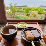 ティーショップ夕日 - お団子とほうじ茶