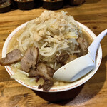 ラーメンジャイアン - ◆ 次郎(小) ¥750 (麺200㌘)
・ 野菜：マシ 
・ ニンニク：マシ で依頼！
※ ほかは指定なし。