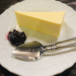 茜屋珈琲店 - チーズケーキ  ブルーベリージャム