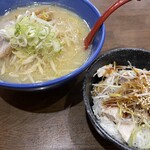 みそ膳 - 西京味噌らーめん(細麺.硬め.こってり)、煮豚めし