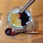 ジャムカフェ - カスピ海ヨーグルト レモンマーマレード&ブルーベリー乗せ