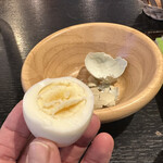Nodokabokujouchokueitamagoyakicchin - 定食提供前のゆで卵１個付いてます。