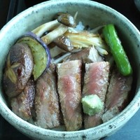 日本料理 「風花」 コンラッド東京 - セットの、ステーキ丼UP☆サイズはかなり小ぶり(^_^