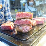 生ホルモン処 おさむちゃん。 - シャトーブリアン(香川産オリーブ牛A5)