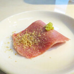 生ホルモン処 おさむちゃん。 - タン刺し(熊本産 雌)