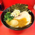 横浜家系ラーメン 宮里家 - 上ラーメン950円