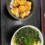 セルフうどん小槌 - 鳥天丼　わかめうどん大