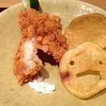 神保町 傳 - 鱧をプリングルで揚げています