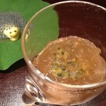 神保町 傳 - トマトの心太と混ぜます