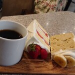 ラ ファミーユ - バナナのシフォンと苺のシフォン