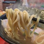 家系総本山 ラーメン 吉村家 - 麺リフト