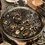 イカ墨のパエリアM4,600円