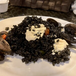 ティオ・ダンジョウ - イカ墨のパエリアM4,600円