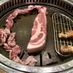 ヨプの王豚塩焼 熟成肉専門店 - ロース&ハラミ