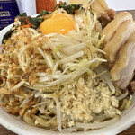 ラーメン二郎 - 小ぶた（980円）＋汁なし（100円）＋ネギ（100円）＋ニラキムチ（100円）、ニンニクコール