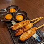 大山どり炭火焼酒場 俺の店 - つくね串卵黄