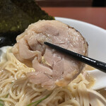 酒肴場 屯 - シャモロックのモモ肉もしっとり美味