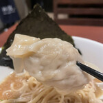 酒肴場 屯 - お肉みっしりのワンタン