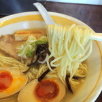 一世風靡 - 2013年7月30日(火)　とんこつ塩(600円)＋煮たまご(50円)　自家製麺