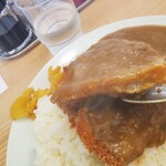 カレーヤ - 薄いトンカツをリフトアップ