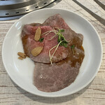 黒毛和牛食べ放題Z - ローストビーフ　良い肉過ぎて脂強め