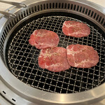 黒毛和牛食べ放題Z - 先出牛タン　黒毛和牛ではないと思う