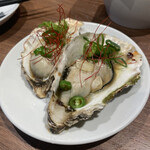 ヤキガキヤ oyster&wine - 牡蠣にんにくネギ青唐辛子グリル２ｐ