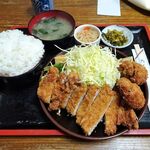 とんかつ　よしの - メン・ロース定食（大盛）1,050円（キャベツ大盛サービス）