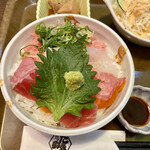 Robata Fuu Kappou Tanuki - 海鮮ネギトロ丼　お刺身いっぱい