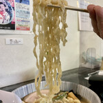 らー麺　Do・Ni・Bo - 平打ちビロビロ麺をリフトUP⤴️