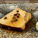 Sushi Umiji - あん肝 山椒醤油煮
                        山椒の醤油煮がある事で、味が引き締ま莉良い塩梅です。
                        山葵たっぷりでいただきました♪