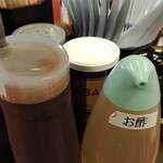 太平楽 泉店 - テーブル調味料