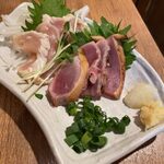 Kyuushuu Sumibi Sakaba Batten - 「鶏たたき刺し二種盛り合わせ」1,078円