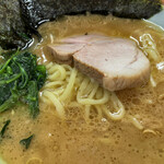 家系ラーメン 近藤家 本店 - バー！