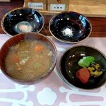 とんかつ 蒼樹 - 塩2種、豚汁、お漬物