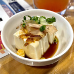 蛸入洞 - ・冷奴（この日のお通し）