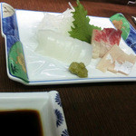 海洋 - 【２０１３年８月】お刺身。イカとカンパチ。１０００円～。