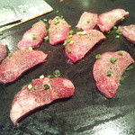 Okonomiyaki En - 厚切り牛タン焼いてまぁす