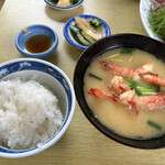大和 - エビの味噌汁とご飯