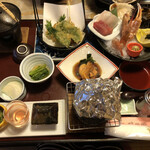 Oiwake Onsen - 圧巻の料理！これにグラタンと茶碗蒸しがつきます。