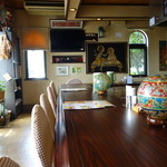 ナーランダ - 落ち着いた店内。