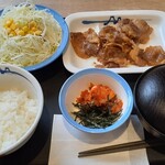松屋 - カルビ焼肉定食（小鉢：のりキム、ライス小盛）