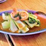 旅人シェフのタイ食堂 KHAO - 海老と青梗菜のタイ豆強火炒め