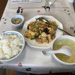 中華みっちゃん - トリ肉、卵、キクラゲ炒め　900円