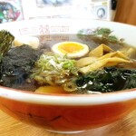 ラーメン浜っ子 - 距離を離してパシャリ。