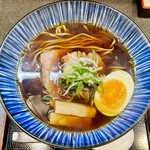 らぁ麺 幸跳 - 「丸鶏たまり醤油らぁ麺」(970円)です