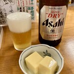 Taishuu Sakaba Tenkuni - 「アサヒスーパードライ（中）と玉子豆腐の「お通し」