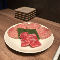 焼肉うしごろ 新宿三丁目店 - 