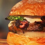 BurgerShop HOTBOX - グリルドアスパラガスベーコンモッツァレラチーズバーガー　フレンチフライ付